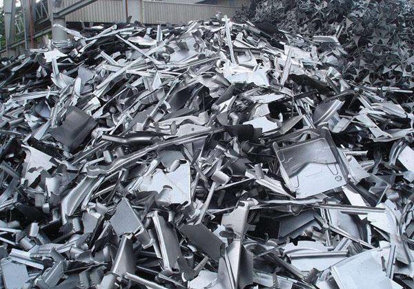 废金属是指冶金工业,金属加工工业丢弃的金属碎片,碎屑,以及